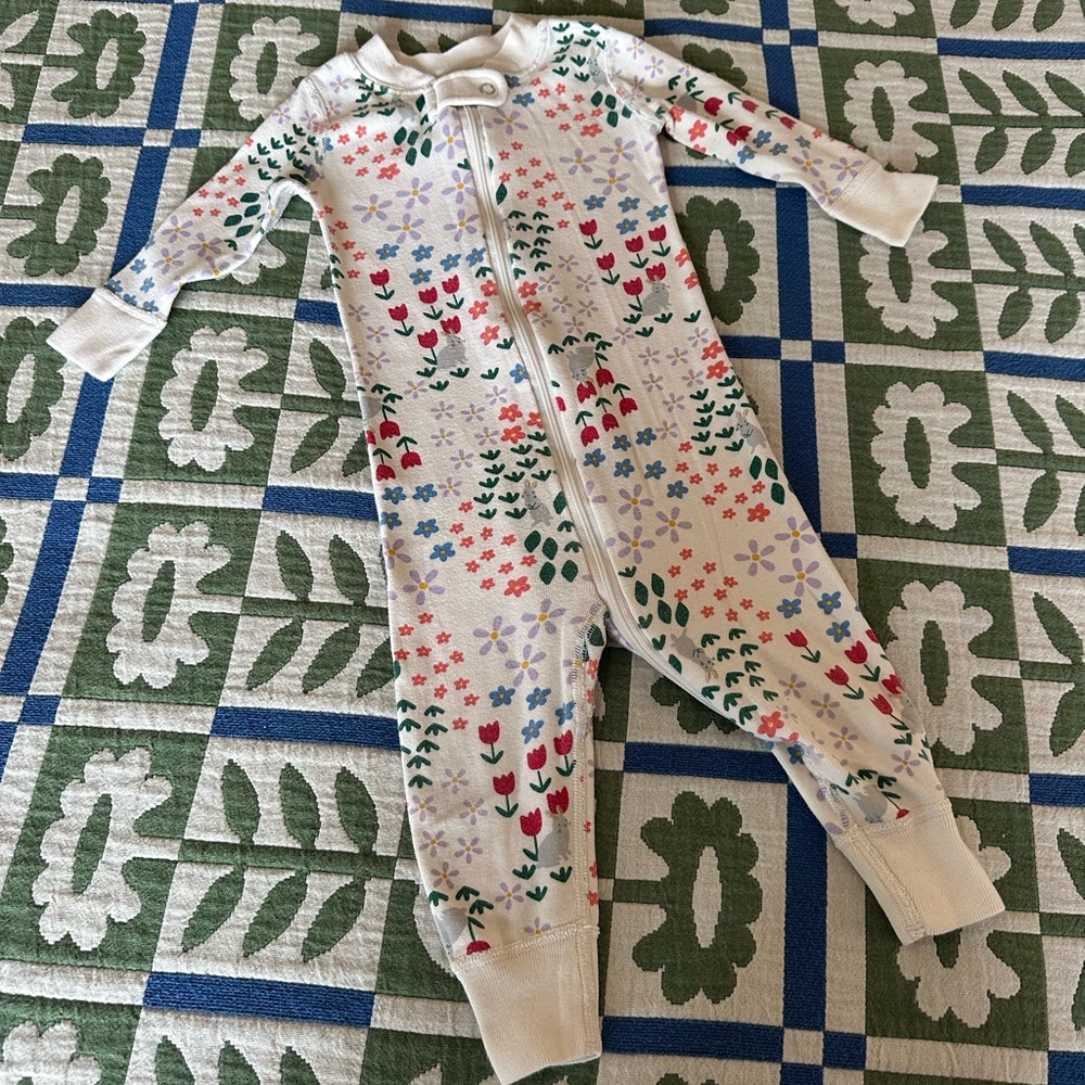 Hanna Zip Pajamas - bunnies / flowers